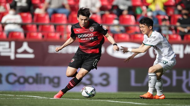 Nhận định Pohang Steelers vs Gangwon 17h30 ngày 10/7 (VĐQG Hàn Quốc 2024). Hãy đến F8BET cá cược bóng đá.